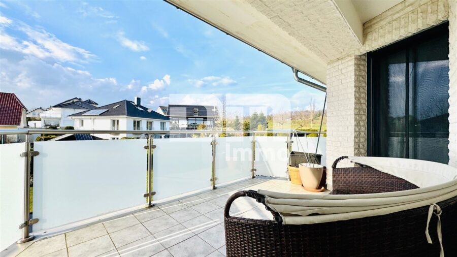 Luxeriöse Stadtvilla mit exklusiver Ausstattung in Traumlage mit vielen hochwertigen Extras - OG Balkon / Panoramablick / 2x Zugang